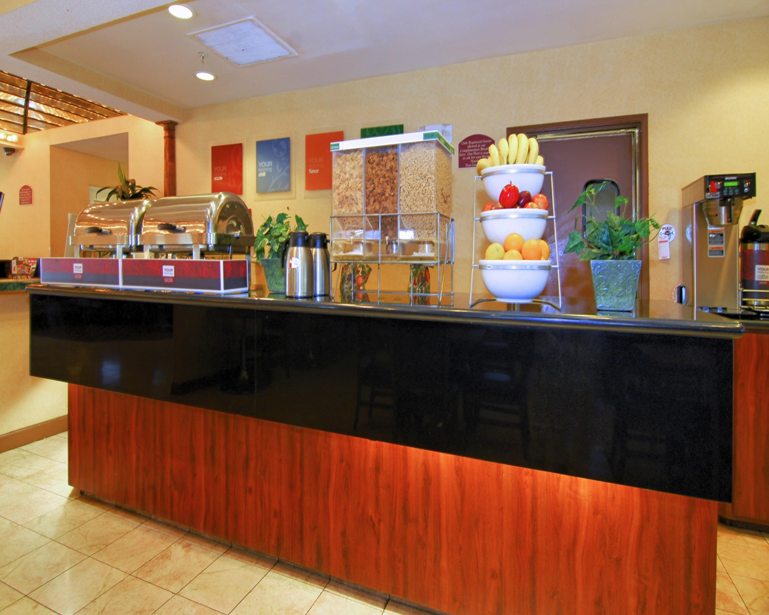 La Quinta Inn & Suites By Wyndham Memphis I-240 Ngoại thất bức ảnh