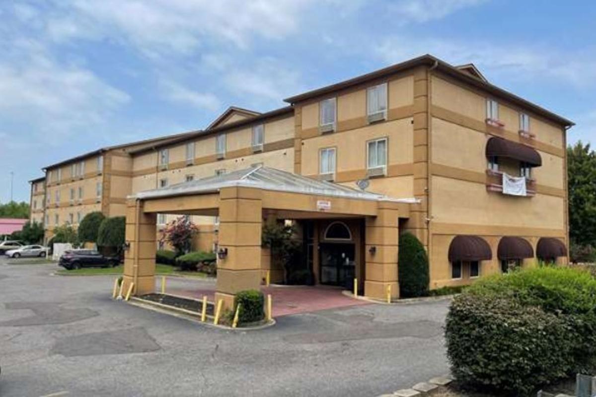 La Quinta Inn & Suites By Wyndham Memphis I-240 Ngoại thất bức ảnh