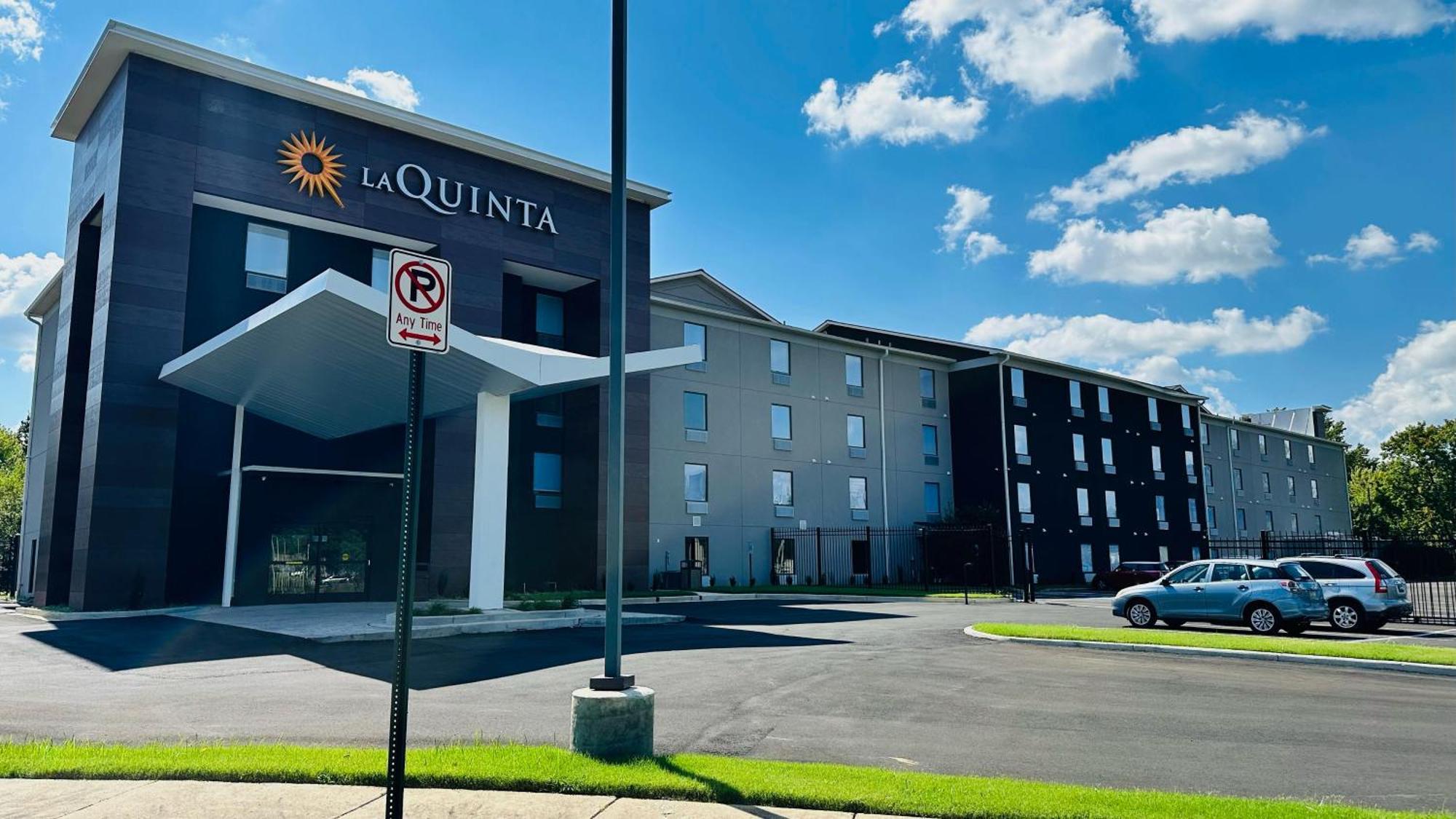 La Quinta Inn & Suites By Wyndham Memphis I-240 Ngoại thất bức ảnh