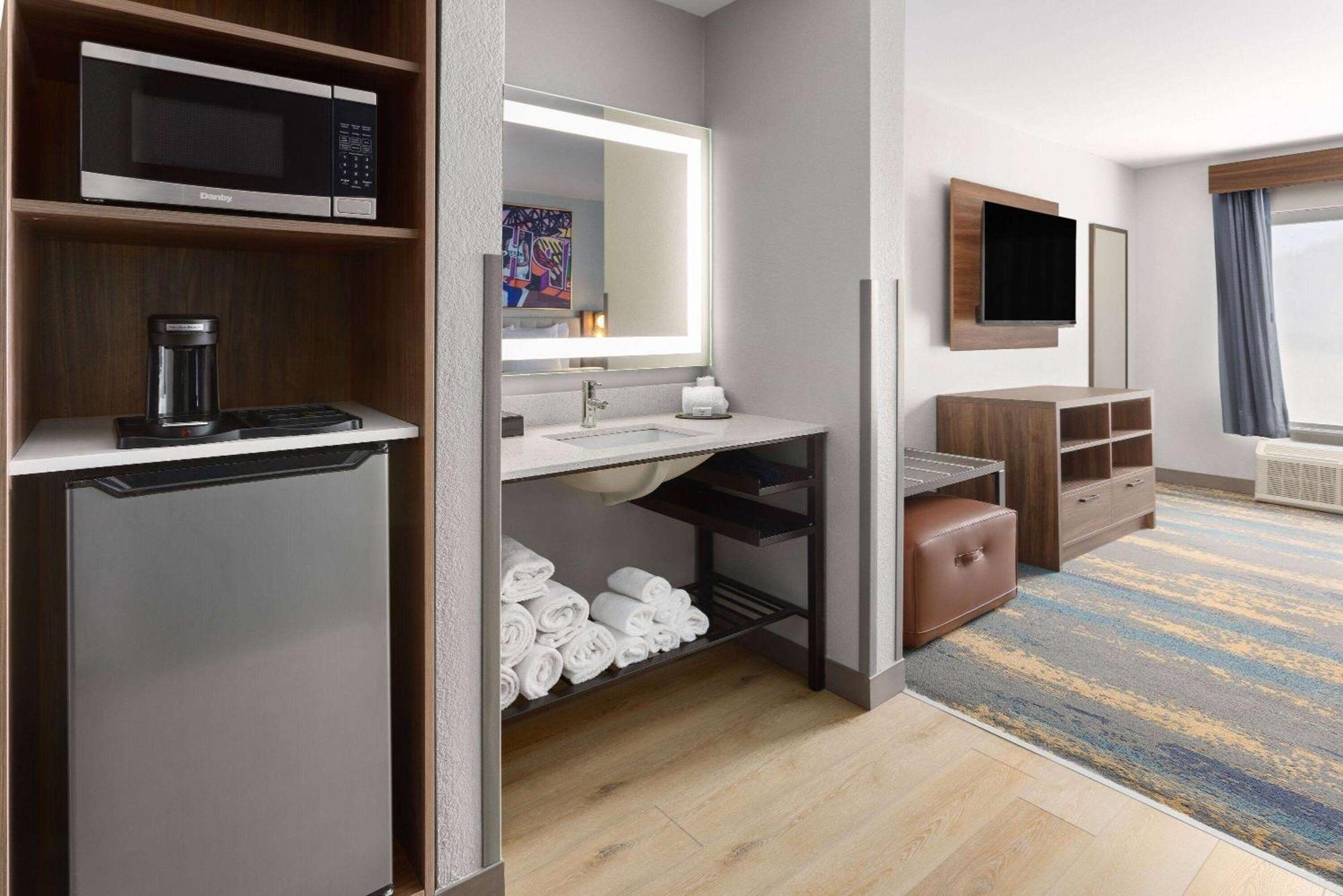 La Quinta Inn & Suites By Wyndham Memphis I-240 Ngoại thất bức ảnh
