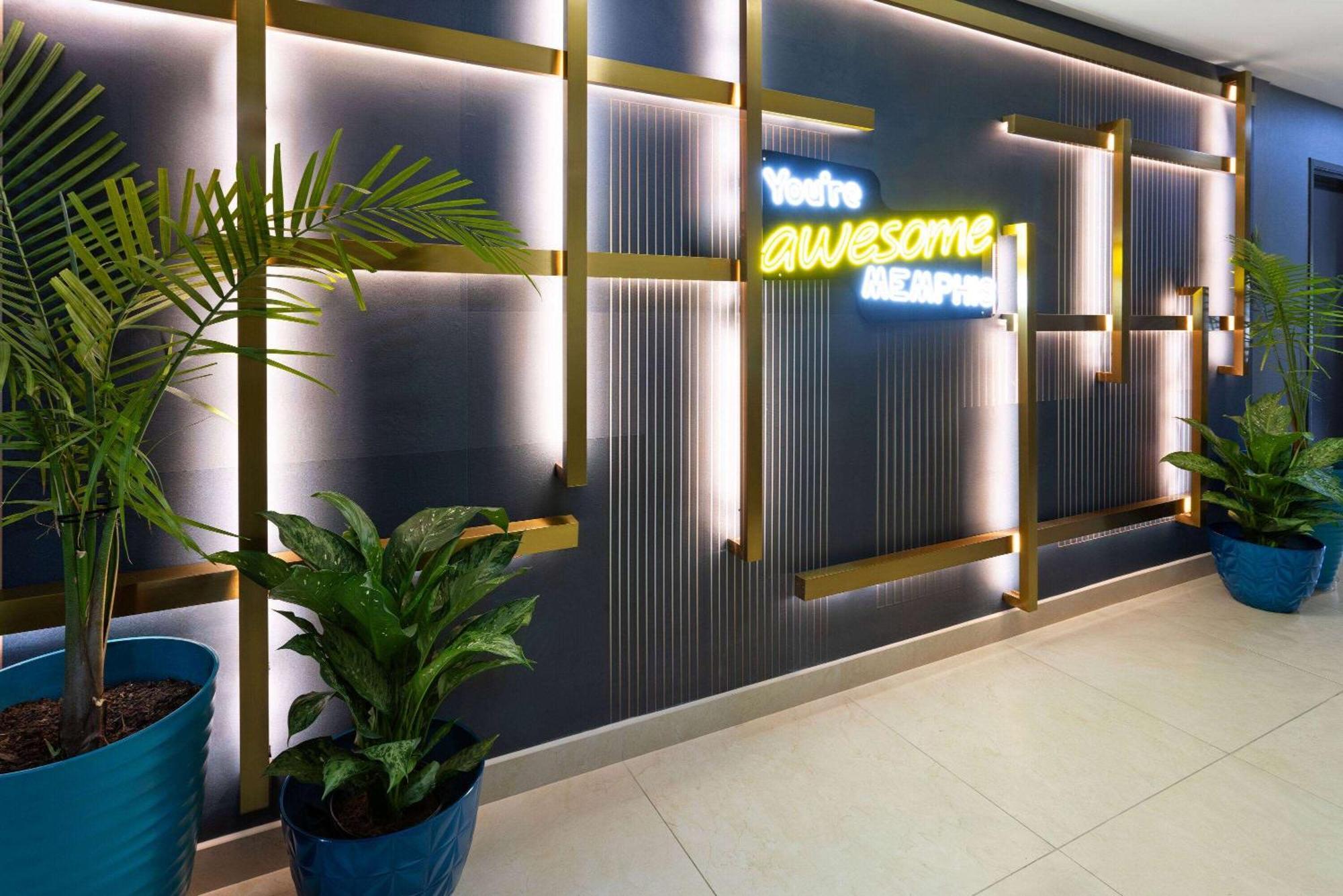 La Quinta Inn & Suites By Wyndham Memphis I-240 Ngoại thất bức ảnh
