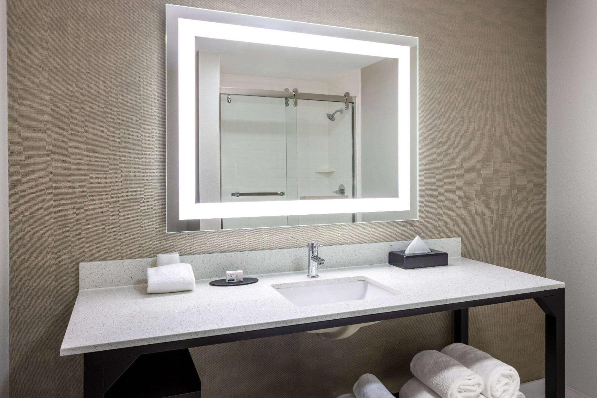 La Quinta Inn & Suites By Wyndham Memphis I-240 Ngoại thất bức ảnh